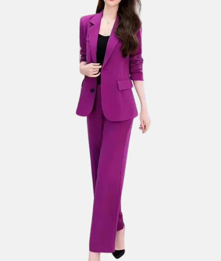 Tailleur pantalon élégant avec un blazer ajusté